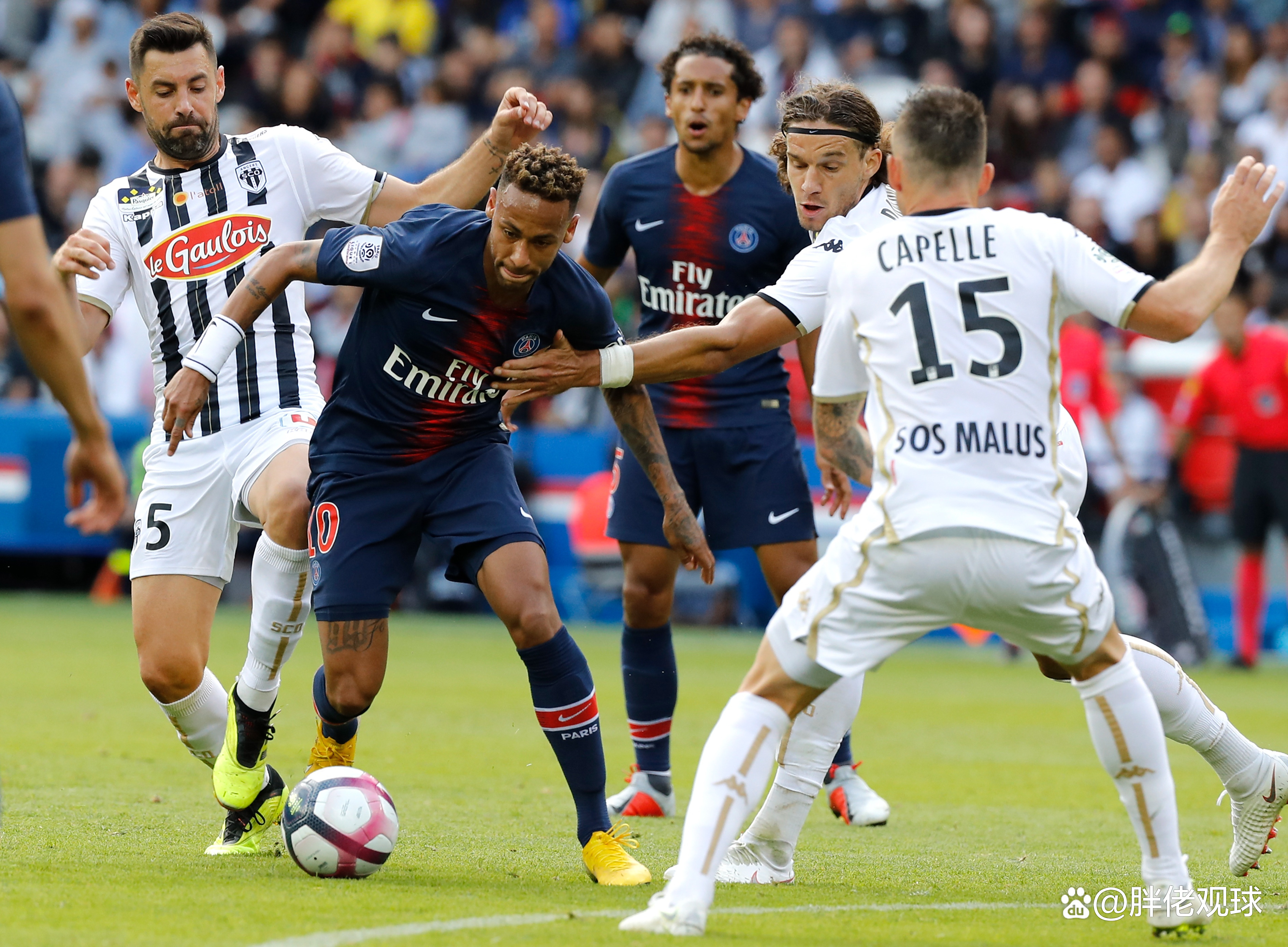 虎扑篮球包含清晨巴黎圣日耳曼调整名单以备德甲；临场应变环节打磨；信心回归；赛程密集仍需轮换的词条