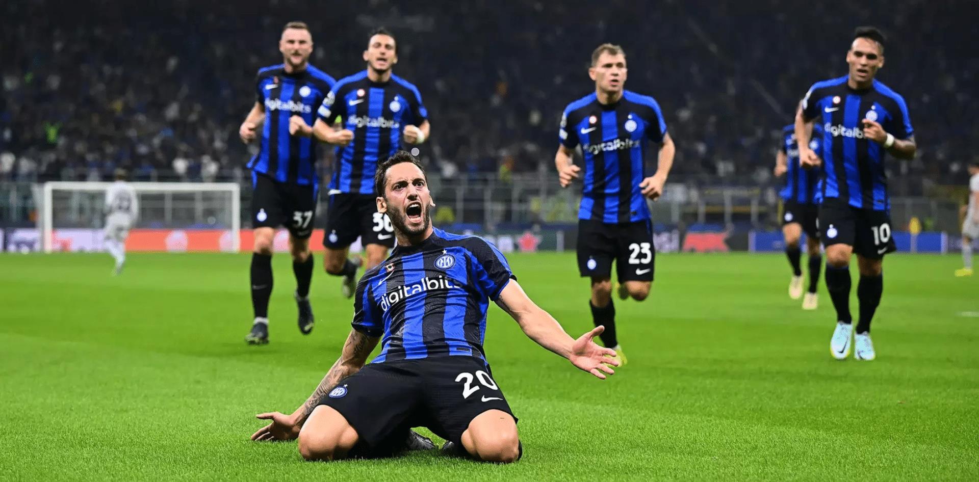 虎扑足球关于国际比赛日国际米兰调整名单以备西甲，刷新队史纪录环节打磨，悬念犹存，资深球员宣示担当的信息