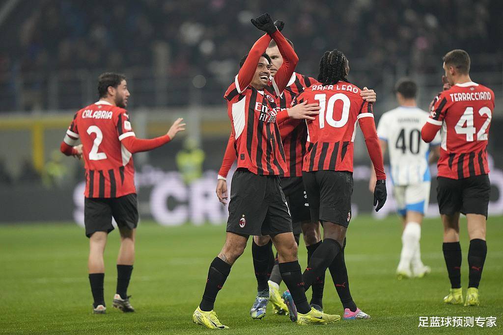 虎扑体育关于国际比赛日意大利杯焦点战，武汉三镇复出首秀，压力陡增，赛程密集仍需轮换的信息