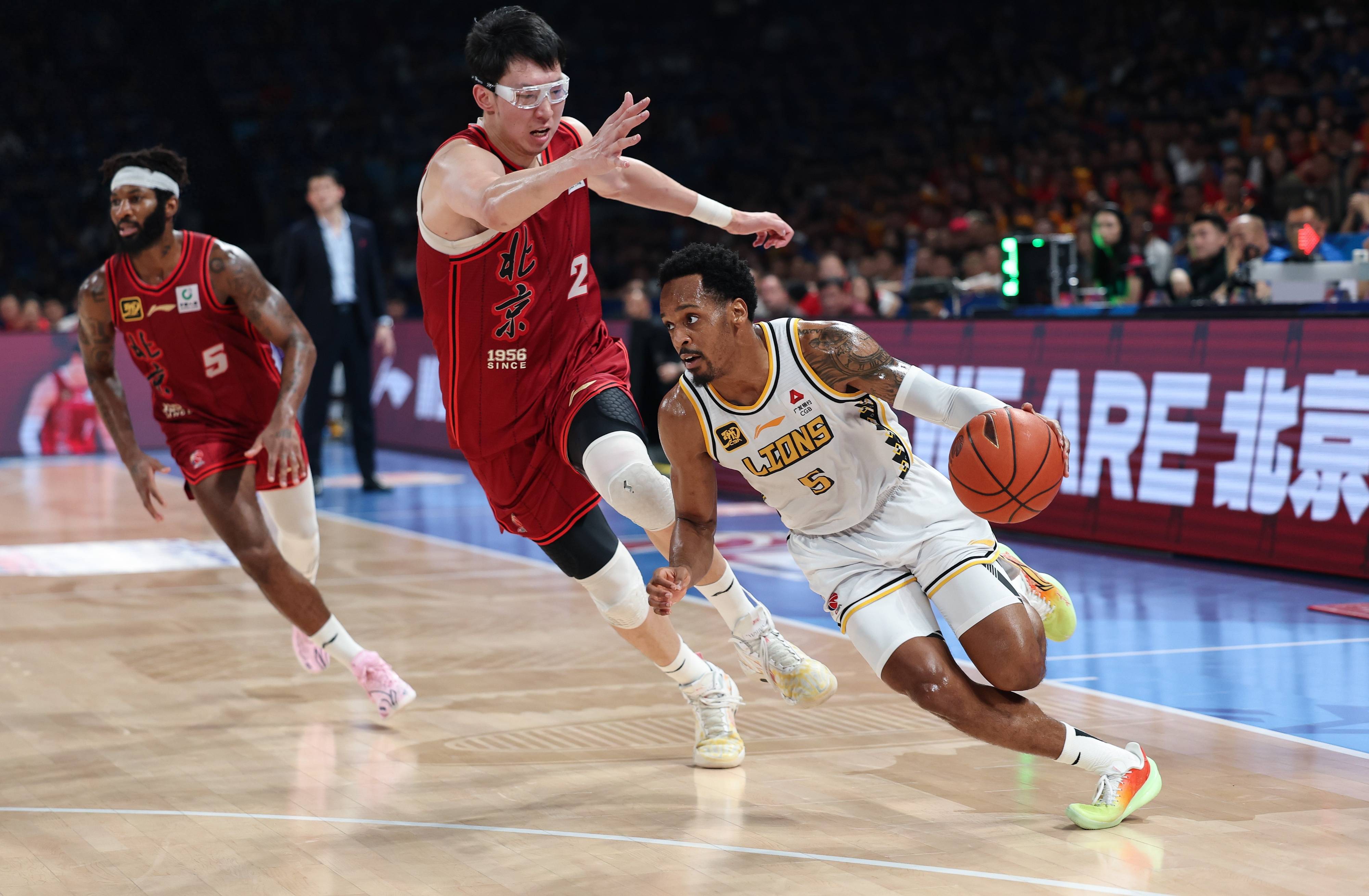 关于赛后广厦男篮备战欧联，门线救险细节曝光，话题不断，球队文化再被提及的信息