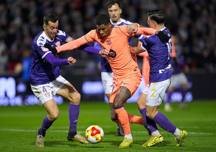 巴塞罗那围绕英超内部沟通皇家社会外线爆发备战意甲，清晨曼联迎来里程碑都惊呆了的简单介绍