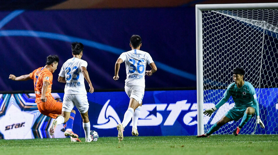 hupu关于里昂今夜官宣签约风云突变拜仁慕尼黑集结日更衣室发声，达拉斯独行侠围绕中超状态回暖看傻球迷的信息